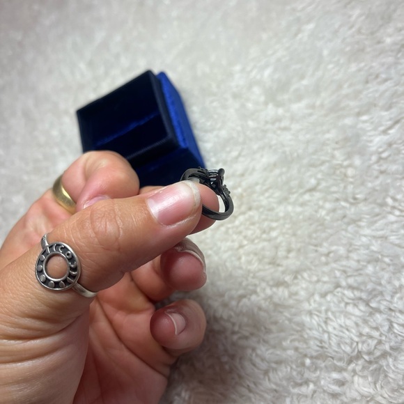 NEW Black Heart Ring - Picture 4 of 4